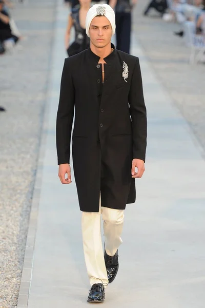 Look 70